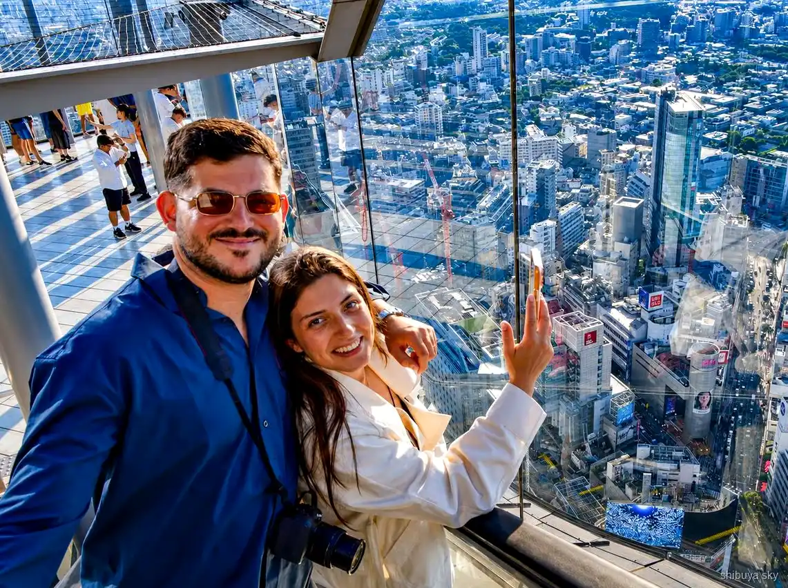 Shibuya Sky popcultuur wandeltour, Scramble Crossing bij daglicht